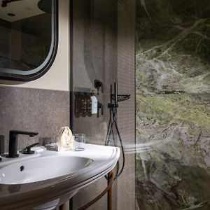 Kamer "Eiffel" met een King Size Bed